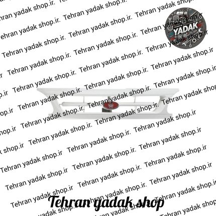جلو پنجره پراید نقره ای